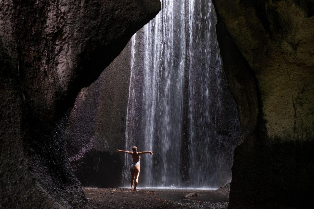 Hotel Adiwana Suweta Ubud Exterior foto The film's iconic shower scene