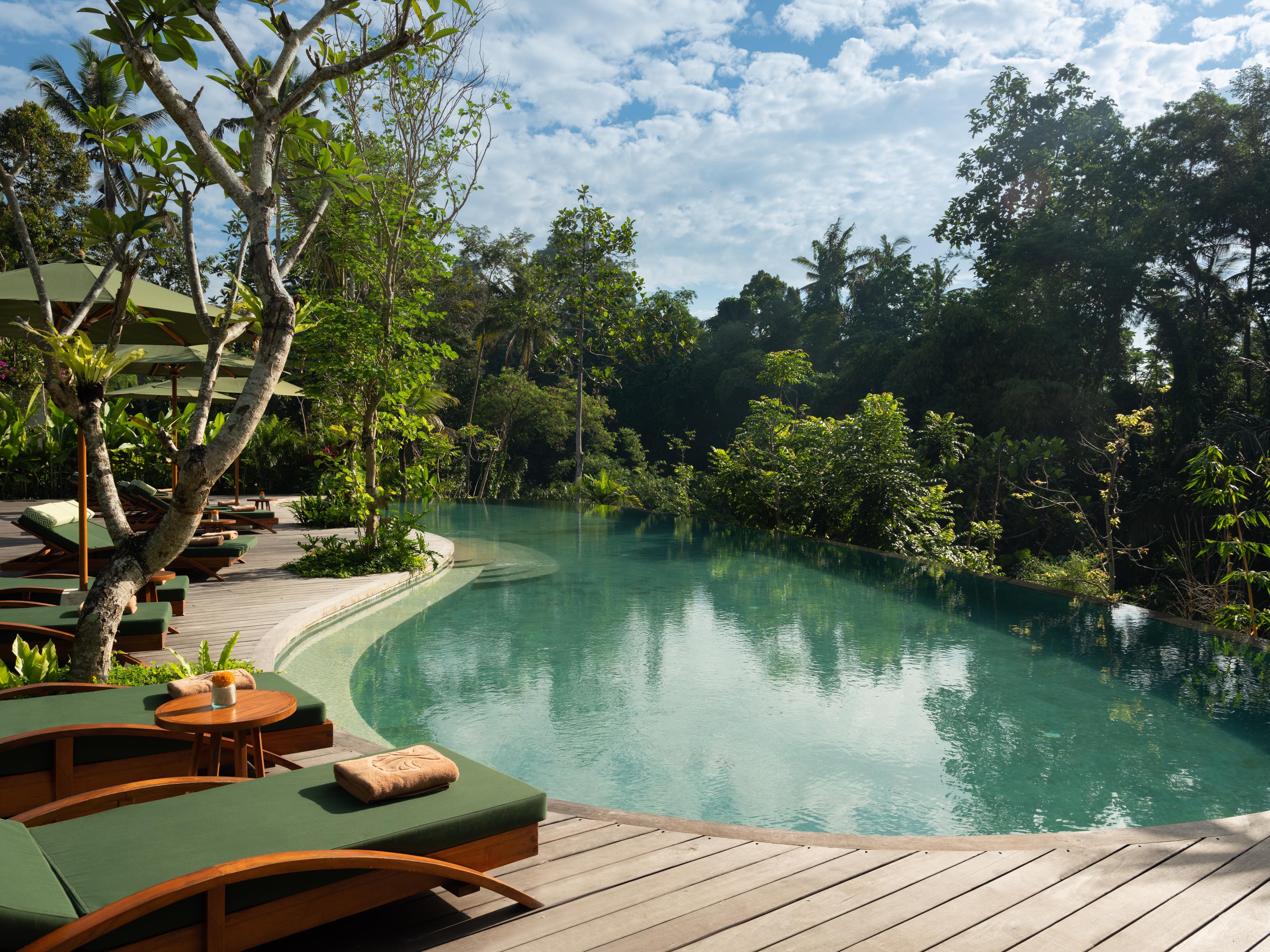 Hotel Adiwana Suweta Ubud Exterior foto The pool at the Four Seasons Resort