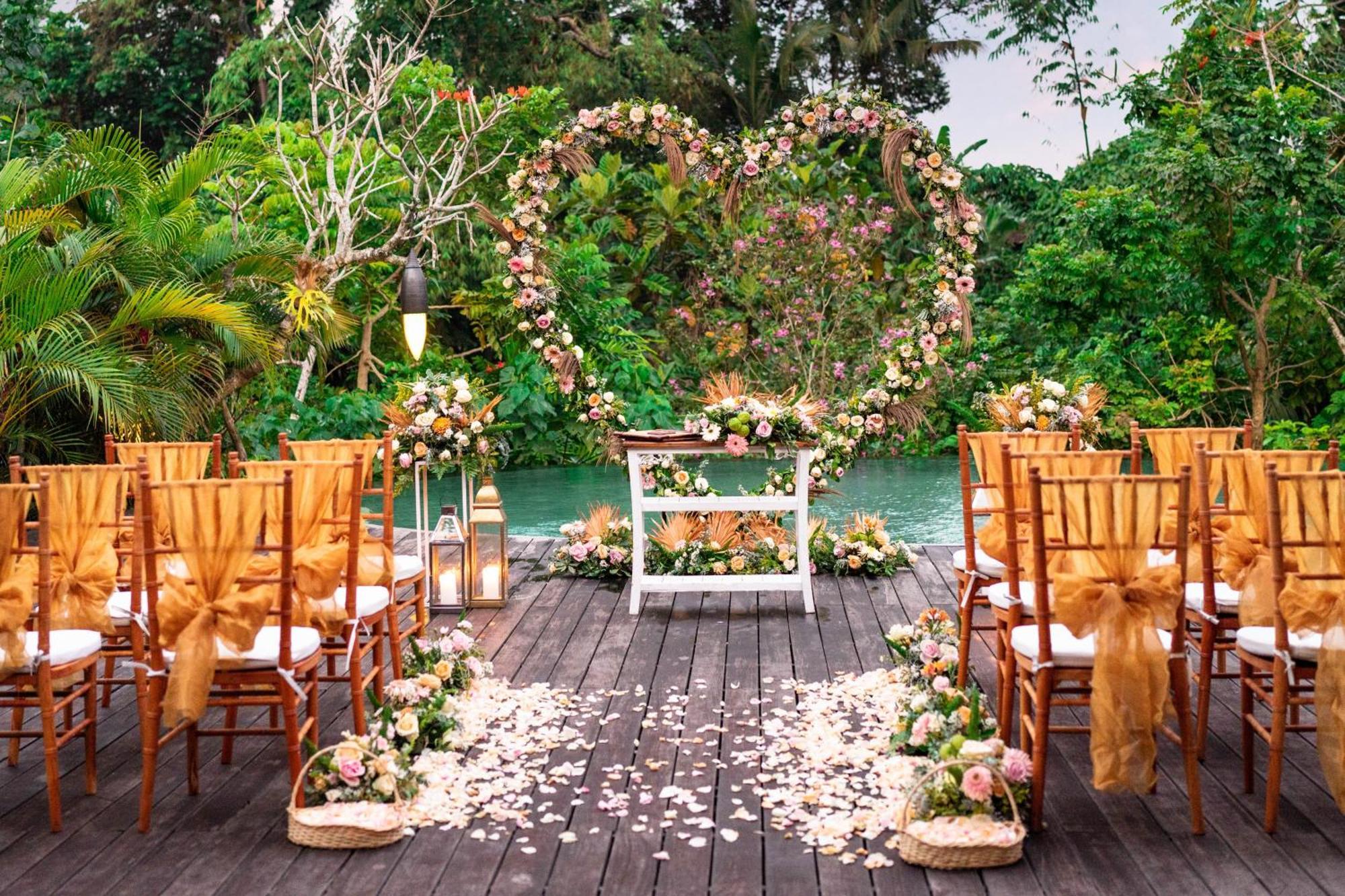 Hotel Adiwana Suweta Ubud Exterior foto Wedding venue